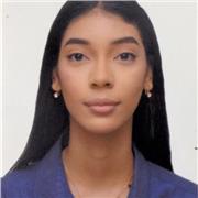 Estudiante de últimos semestres de Derecho que imparte conocimientos a los niños en estas areas